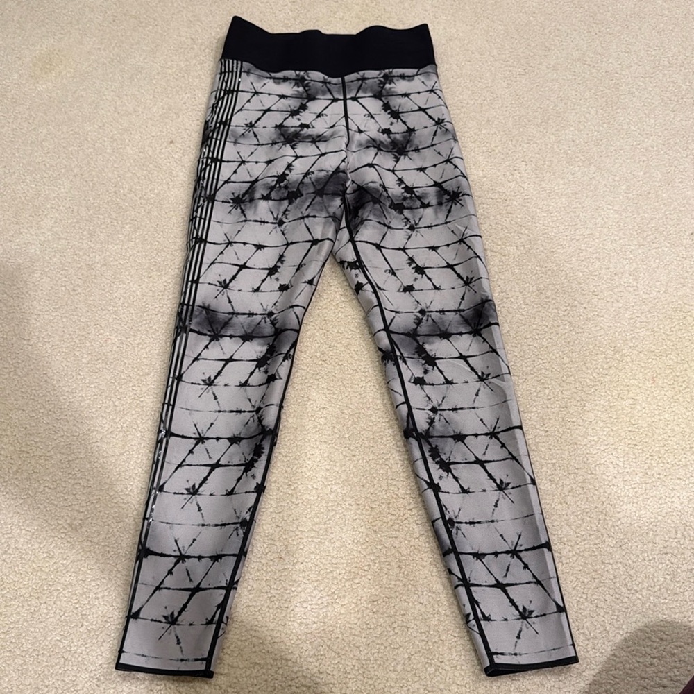 NWOT Ultracor Get It Fast Shibori Ultra High Legging